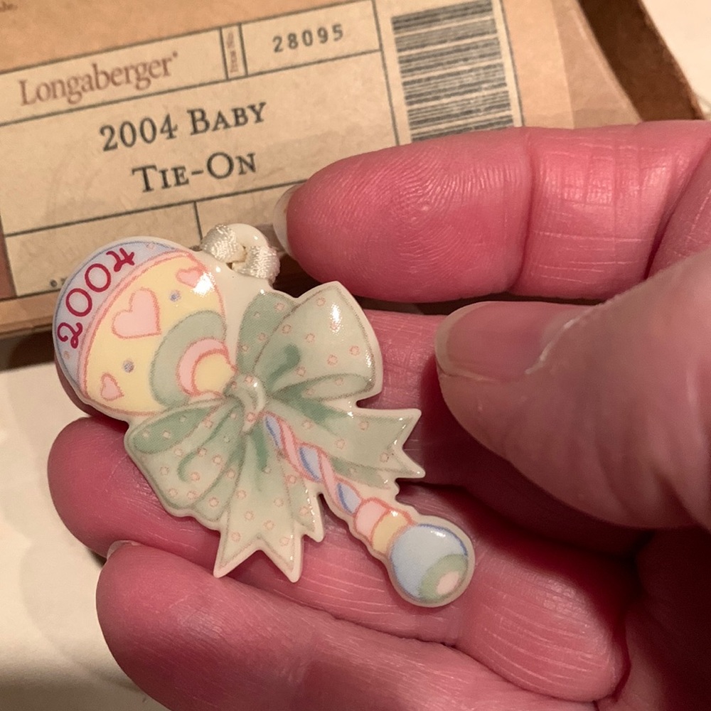 Longaberger 2004 Baby Tie-On. NIB